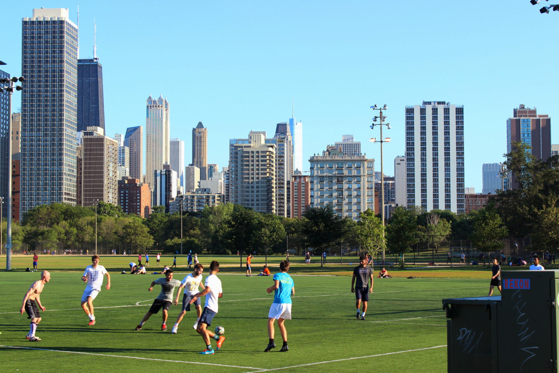 Living the Lincoln Park Life: Chicago’s Urban Oasis of History, Culture, and Community